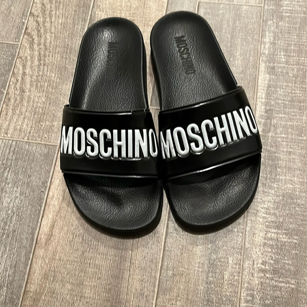 Moschino slides
